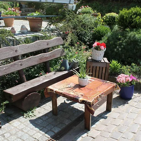 Apartmán Cozy With Garden In Near The Sea *