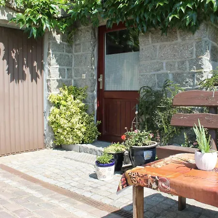Apartmán Cozy With Garden In Near The Sea